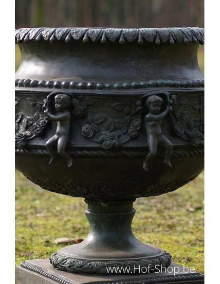 Grote vaas met engeltjes - bronzen beeld (B438)