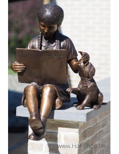 Fille qui lit avec un chien - statue en bronze (B810-1)