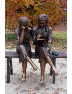 Twee meisjes op bank - bronzen beeld (B839)