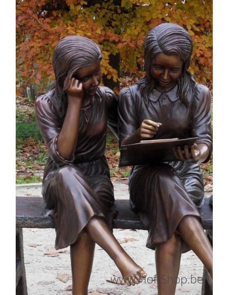 Deux filles sur un banc - statue en bronze (B839)
