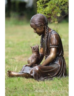 Fille avec chat - statue en bronze (B854)
