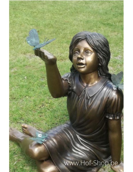 Meisje met vlinder - bronzen beeld (B902)