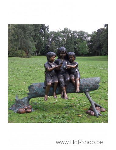 Trois filles sur un tronc - statue en bronze (B9359)