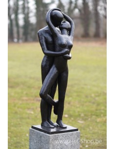Modern kussend liefdespaar - bronzen beeld (B1037)