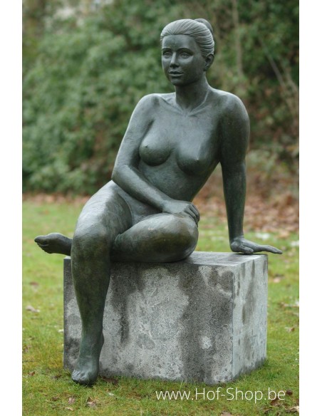 Zittende naakte vrouw - bronzen beeld (B1093)