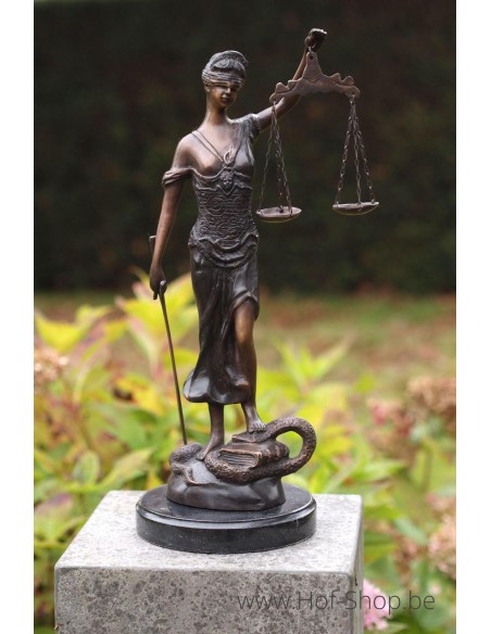 Petite femme justitia - statue en bronze (B54026)