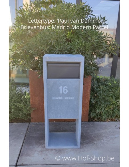 Madrid Modern Parcel met naam en nummergravure