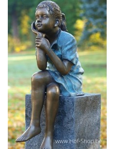 Zittend meisje - bronzen beeld (AN0639BR-V)