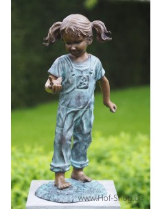 Fille avec un oiseau à la main - statue en bronze (AN0817BRW-V)