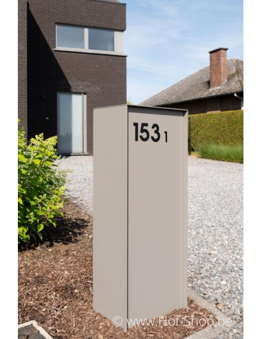 Numéro 3 - aluminium noir de 8 cm de haut (numéro de maison 'fuji' KatoDesign)