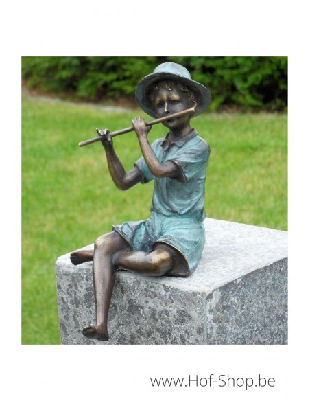 Jongen met fluit - bronzen beeld (AN1341BRW-V)