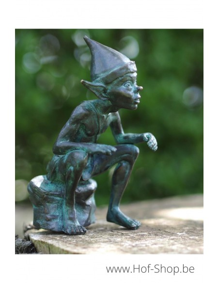 Pixie zittend op steen - bronzen beeld (BS1405V)