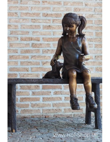 Fille sur le canapé - statue en bronze (B1381)
