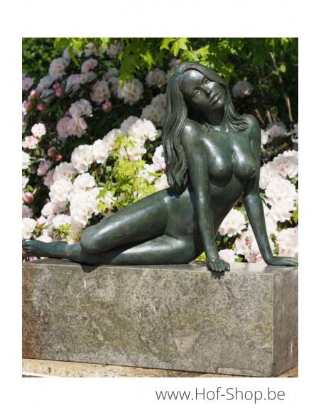 Zittende naakte vrouw - bronzen beeld (B1425)