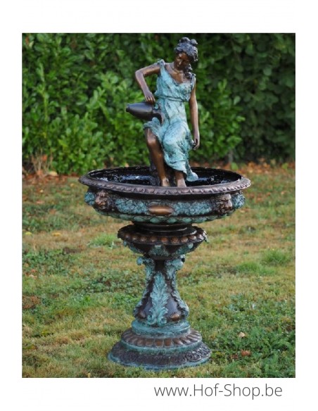 Fontaine femme à cruche - statue en bronze (B52290)