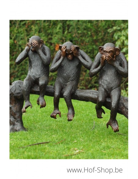 Trois singes sur un tronc d'arbre - bronzen beeld (B94614)