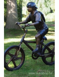 Jongen op fiets - bronzen beeld (PB61012)