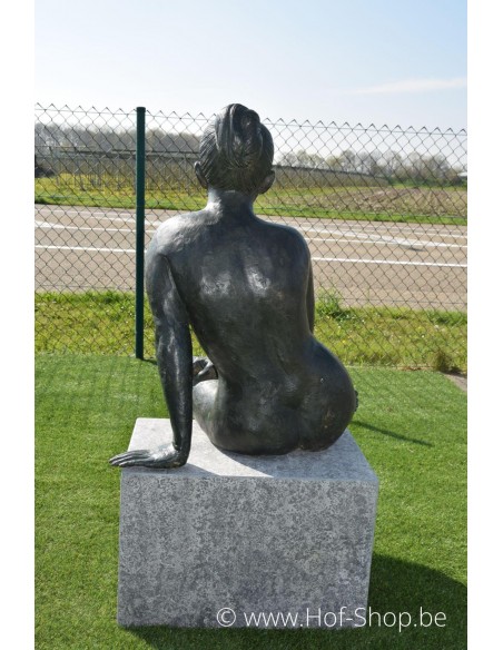 Zittende naakte vrouw - bronzen beeld (B1093)
