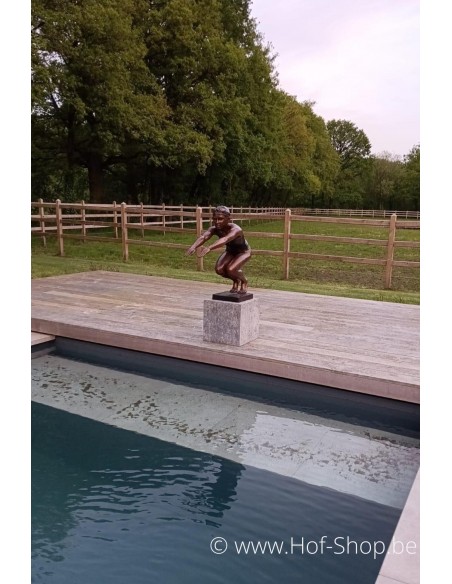 Lily duikt in het water - bronzen beeld (B1416)