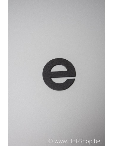 Letter e - zwart aluminium 5 cm hoog (huisnummer 'fuji' KatoDesign)