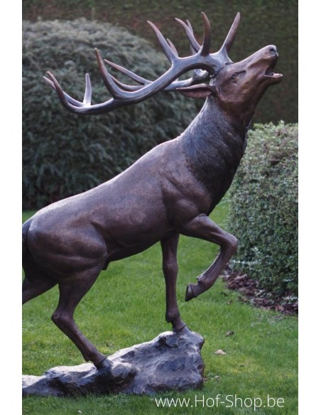 Hert op rots - bronzen beeld (B1469)