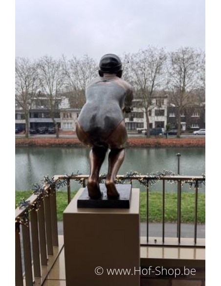 Lily duikt in het water - bronzen beeld (B1416)
