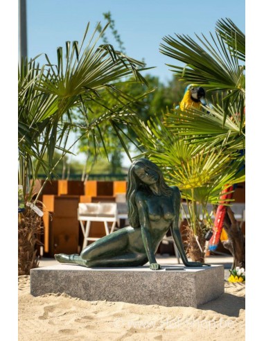 Femme nue assise - statue en bronze (B1425)
