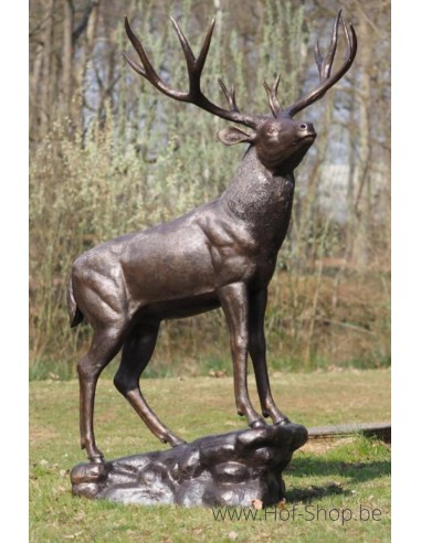 Staand hert op basis - bronzen beeld (B1504-1)