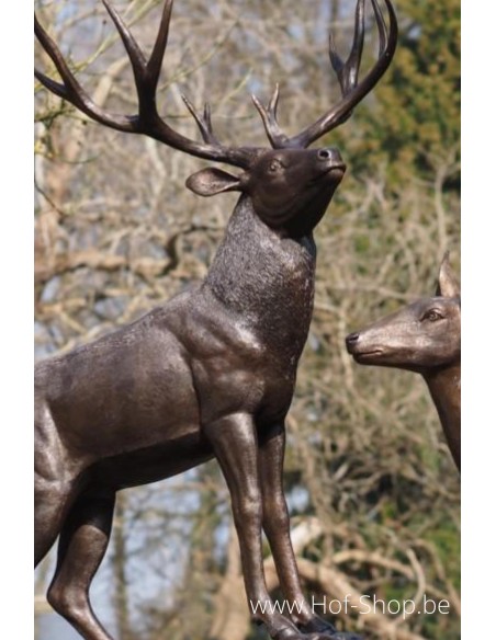 Cerf debout sur socle - statue en bronze (B1504-1)