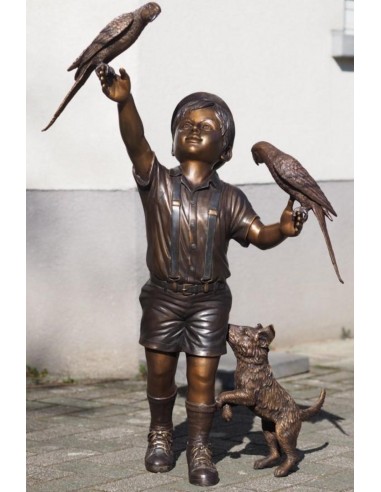 Garçon avec des oiseaux et un chien - statue en bronze (B1509)