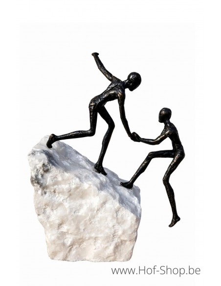 'The climb' beeldje op natuursteen - bronzen beeld (BS1564B)