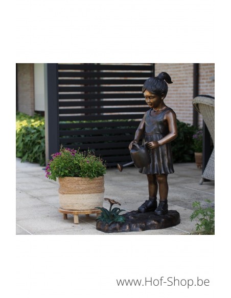 Fille avec arrosoir - statue en bronze (B1479)