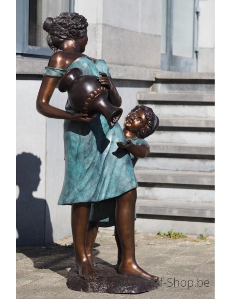 Mère et fille (fontaine) - statue en bronze (B57322)