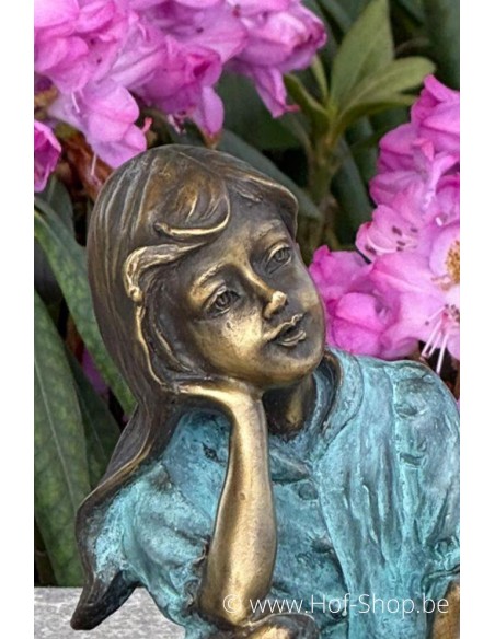Fille qui lève les yeux - statue en bronze (AN1443BRW-V)
