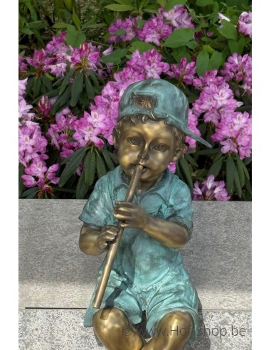 Jongen met fluit - bronzen beeld (AN1391BRW-V-F)