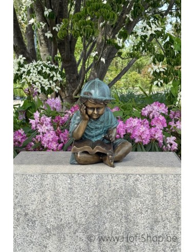 Lezende jongen - bronzen beeld (AN0143BR-V)