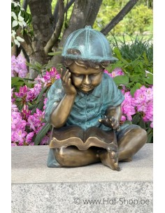 Lezende jongen - bronzen beeld (AN0143BR-V)