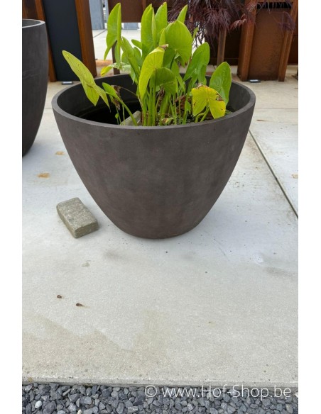 Toonzaalmodel Lupo River Stone 62 cm - Cosapots Plantenbak in polyester
