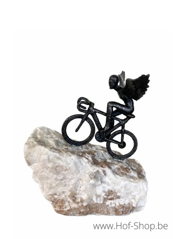 Man met vleugels op fiets - bronzen beeld (B1577)