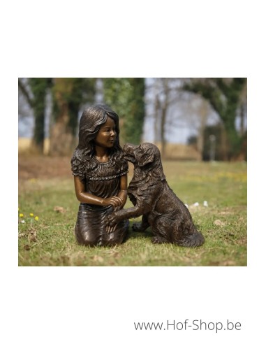 Zittend meisje met hond - bronzen beeld (B1573)
