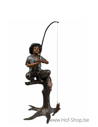 Garçon pêchant dans un arbre - statue en bronze (B50604)