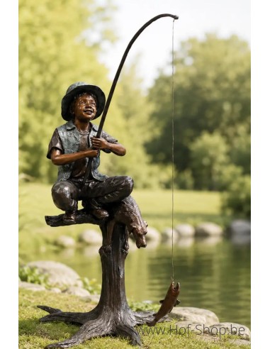Garçon pêchant dans un arbre - statue en bronze (B50604)
