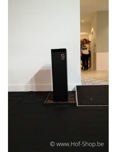 Nexus Medium RAL 9005 - boîte à colis ONZO aluminium