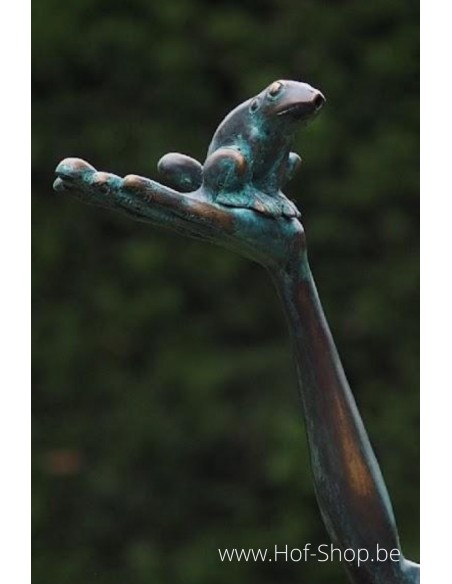 Pixie op emmer - bronzen beeld