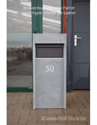 Gravure : numéro de maison sur la boîte aux lettres